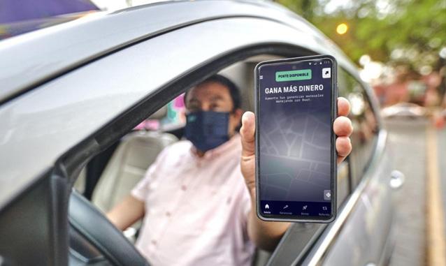 Los desafíos de ser un taxista en la era de las aplicaciones de transporte